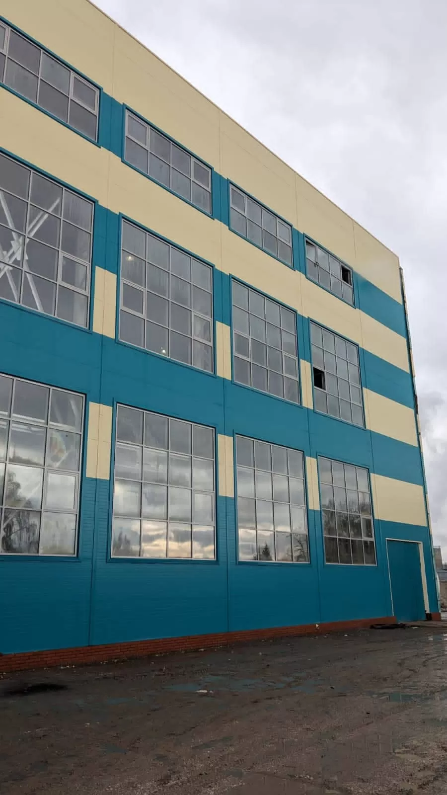 Замена мягкой кровли на кровлю из сэндвич панелей